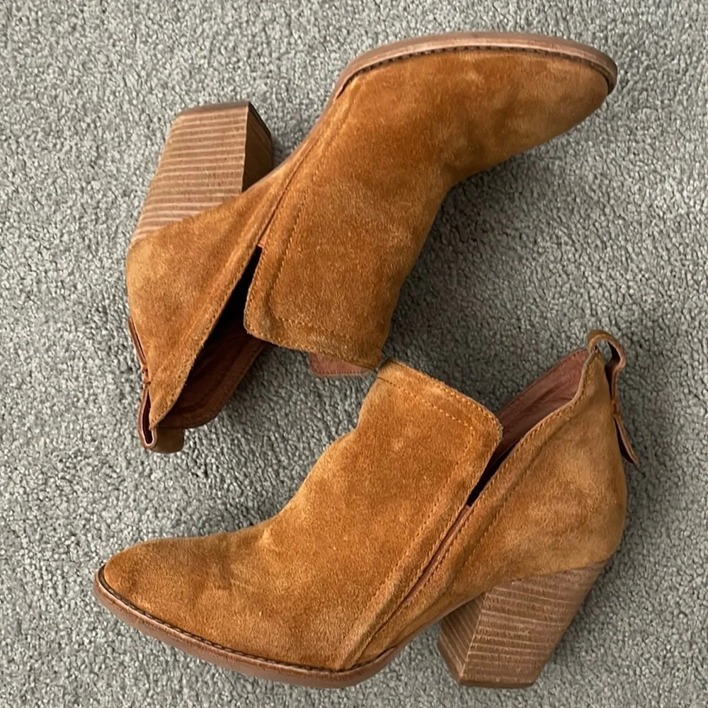 Jeffrey Campbell suede chunky heel boots or booties ankle boots caramel color - Picture 10 of 13